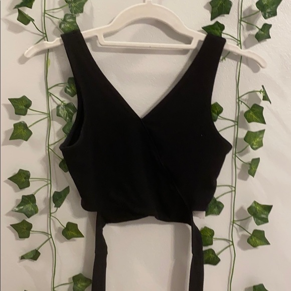 Hollister Tops - tie back top